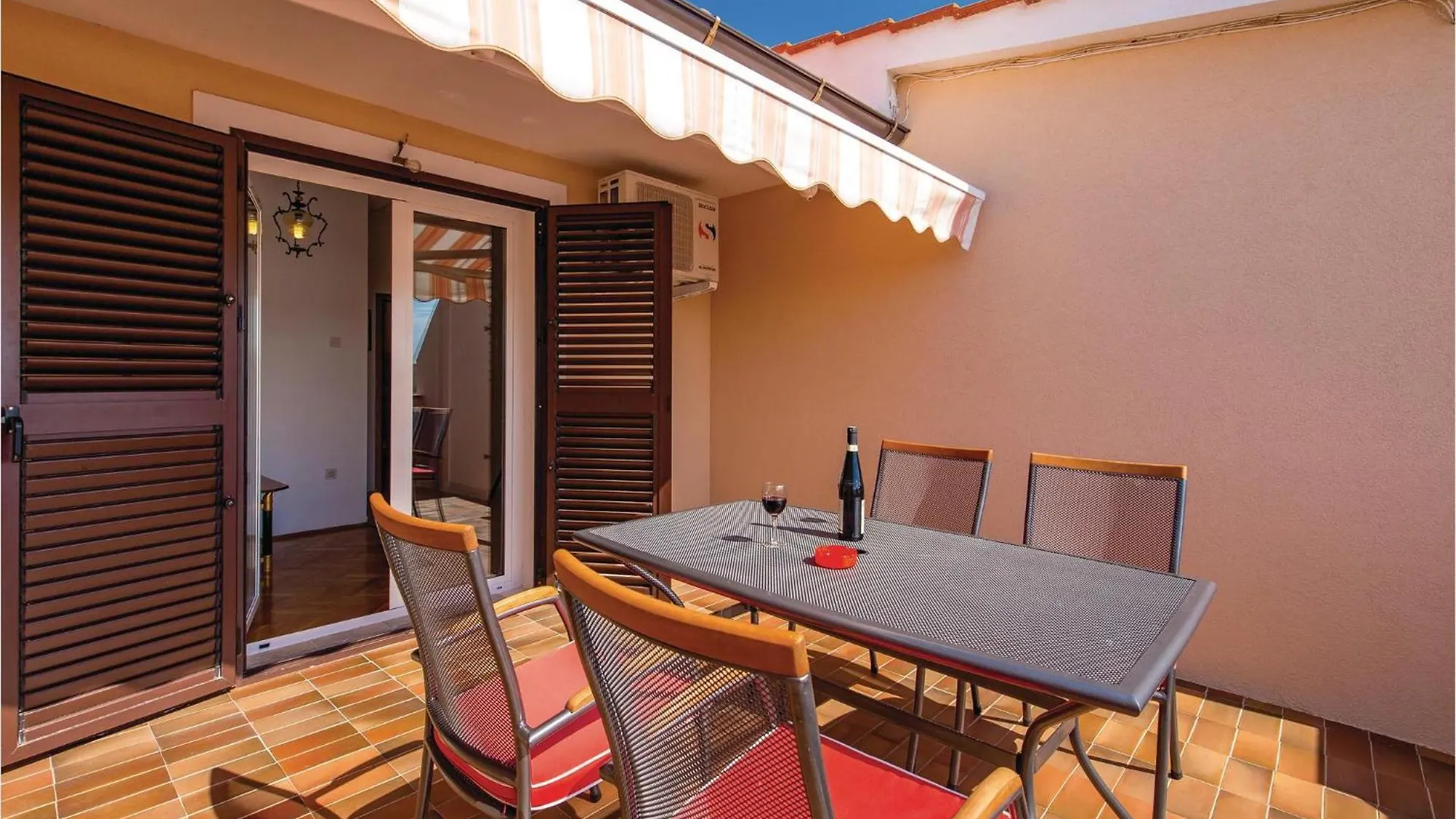 Lovely Apartment In Dinjiska With House Sea View